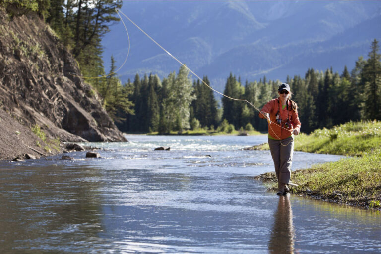 Striper Blitz: Timing Coastal Runs as Baitfish Migrate